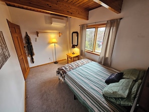 4 Schlafzimmer, BĂŒgeleisen/BĂŒgelbrett, Internetzugang, BettwĂ€sche