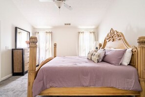 4 sovrum, skrivbord, strykjärn/strykbräda och wi-fi