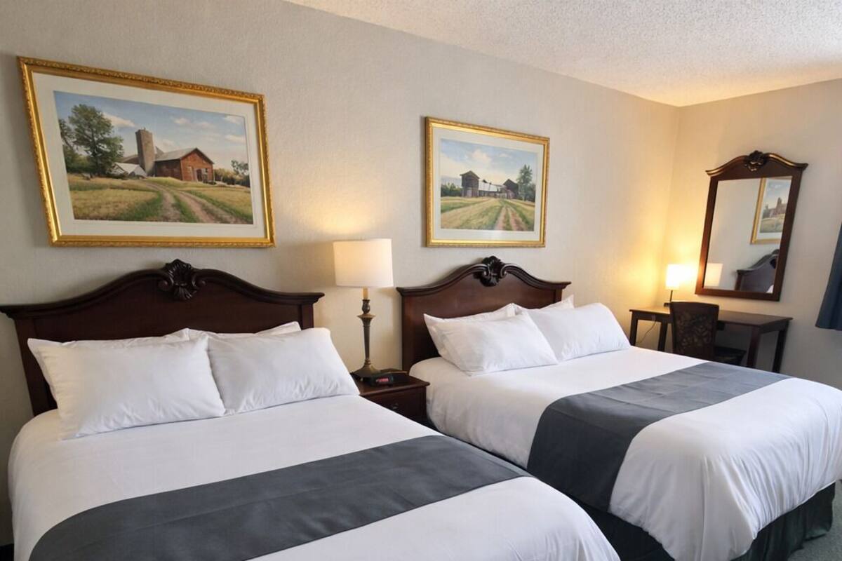 Economy Double Room, Non Smoking | Desk, laptop workspace, WiFi (free), individually furnished