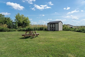 BBQ/picnic area - The Jeffreys Hotel Extended Stay (Osceola)