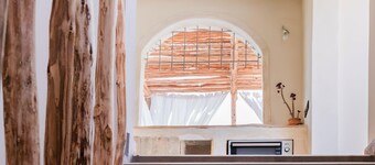 Cozy Room in DesArt Hostel, 5 Minutes to the  Famous Surf spot Devils ROCK