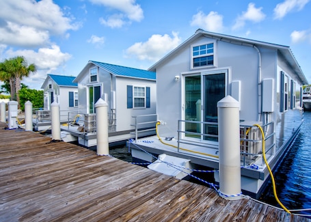 Exterior. Yacht Haven Marina