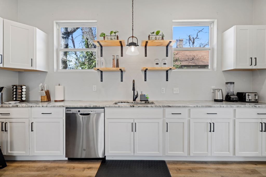 Frigorífic, microones, forn i placa de cuina 