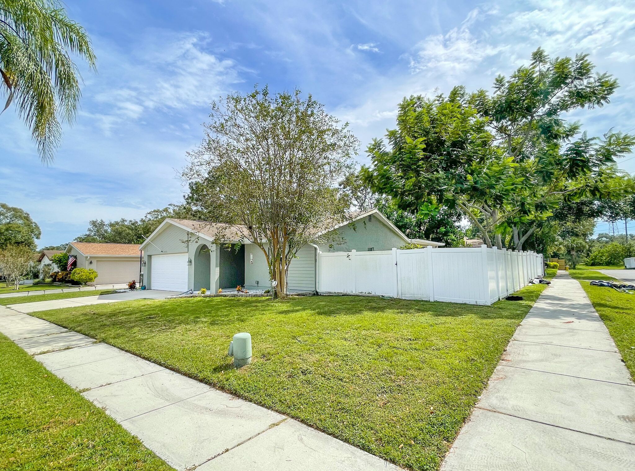 Centrally Located 3-Bedroom Oasis: 20 Mins to Beach and City Life 