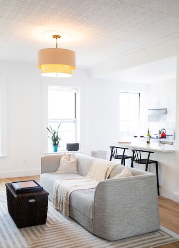 NEW Sundrenched 1bed apt in Carroll Gardens Brooklyn Brownstone