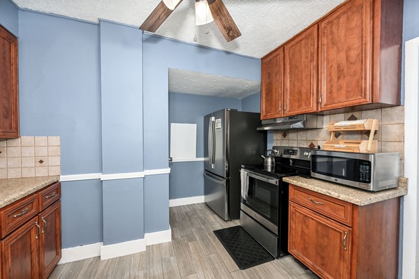 Refrigerador, microondas, horno, placa de cocina