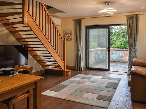 Intimate and inviting, this couples retreat is a cosy haven for two.