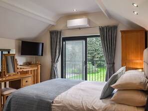 1 bedroom, free WiFi, bed sheets