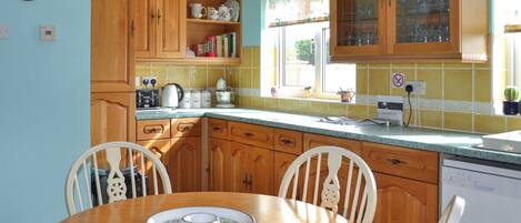 Lave-vaisselle, chaise haute