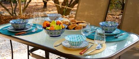 Outdoor dining