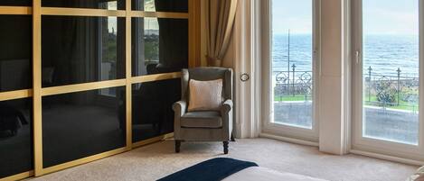 3 habitaciones y ropa de cama