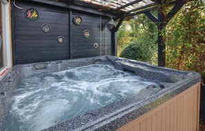 Outdoor spa tub - Nice home in Sydals with WiFi (Sydals)