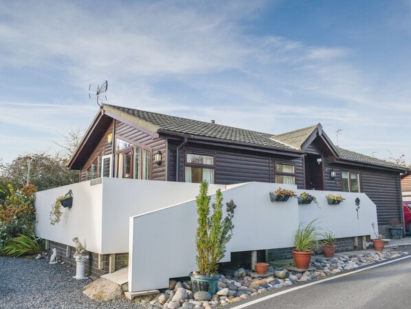 Exterior - 3 bedroom accommodation in Haverigg, near Millom (Haverigg, near Millom)