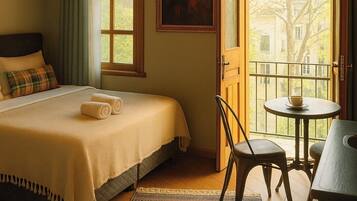 Chambre Double Standard, 1 lit double | Draps en coton égyptien, literie de qualité supérieure, bureau