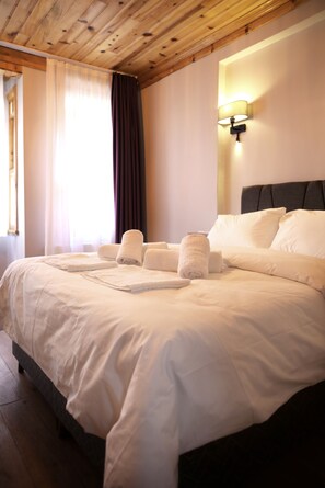 Standard Double Room, 1 Double Bed | Egyptian cotton sheets, premium bedding, desk, laptop workspace - NarPera Taksim Boutique Hotel (Istanbul)