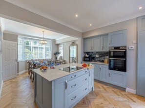 Opvaskemaskine, højstol