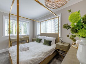 5 chambres, accès au Wi-Fi (inclus), literie fournie