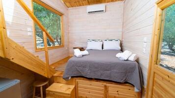 1 bedroom, in-room safe, travel crib, free WiFi