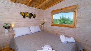 1 bedroom, in-room safe, travel crib, free WiFi