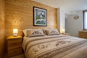 2 Schlafzimmer, Reisekinderbett, kostenloses WLAN, Bettwäsche