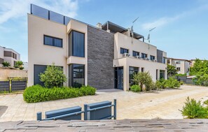 Exterior - Nice home in Pula with kitchen (Pula)