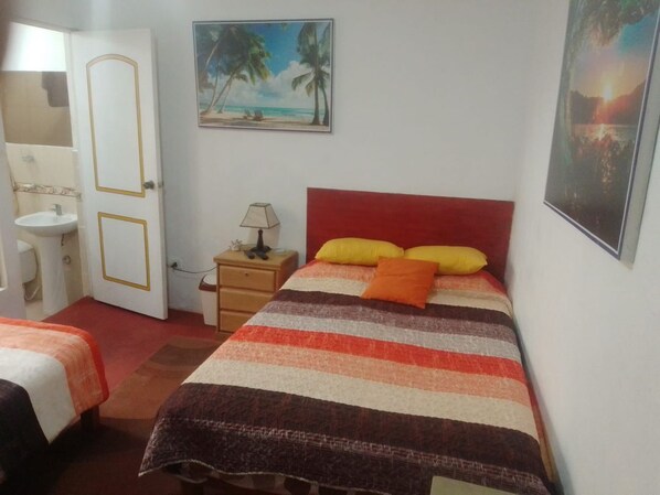 1 soverom, strykejern/-brett, wi-fi og sengetøy