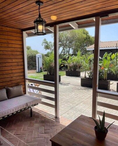 Casa con Todo Confort a 400m de la Playa a pie . Zona Tranquila, Familiar