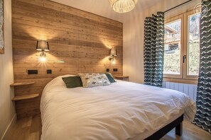 4 chambres, fer et planche à repasser, accès au Wi-Fi (inclus)