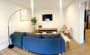 Living area - Extended stay+Downtown+Parking+Pool+Pets (Lynchburg)