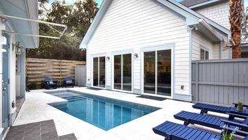 Piscine extérieure, piscine chauffée