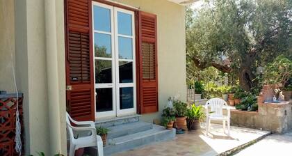 Cozy 1-bedroom apartment in adorable Termini Imerese with WiFi
