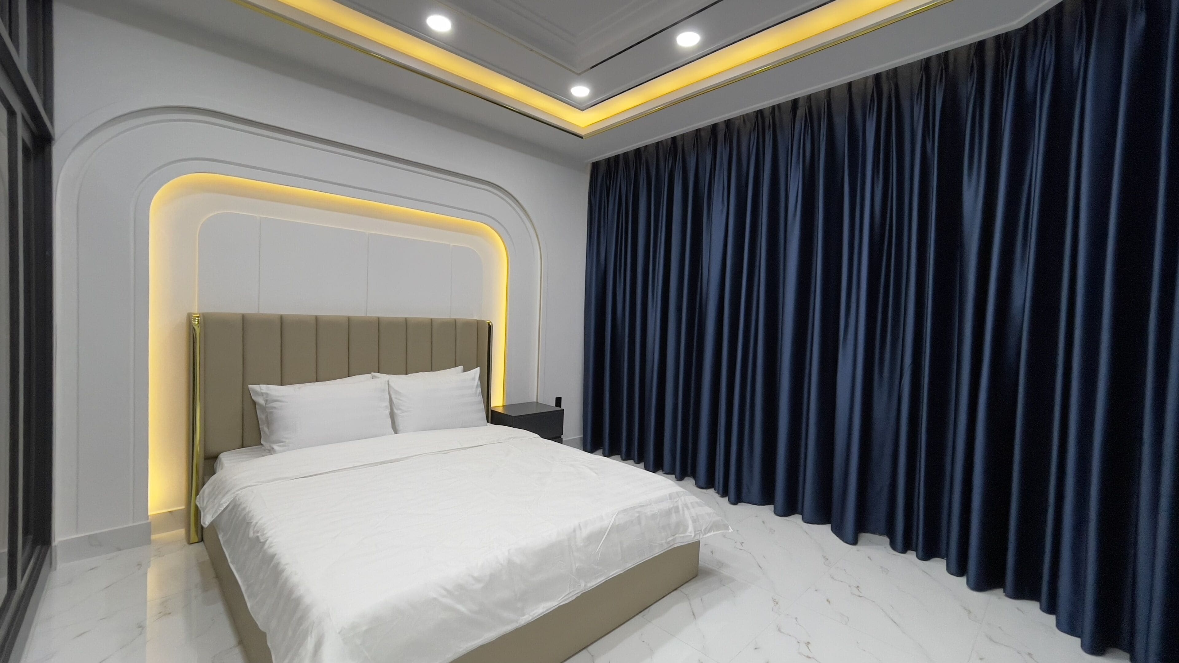 4 chambres, fer et planche à repasser, Wi-Fi, draps fournis