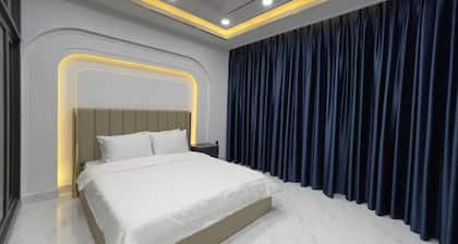 New build villa, modern home with elevator, 2 miles away Tân Sơn Nhất airport.