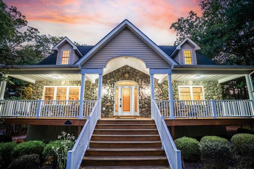 Mountain Resort Hideaway for Family, Golf, Hiking and reunions