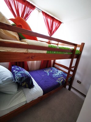 3 bedrooms, iron/ironing board, WiFi, bed sheets