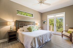 4 bedrooms, desk, iron/ironing board, free WiFi - La Hacienda: Dock on Canal, Full Game Room, Pool (Anna Maria)