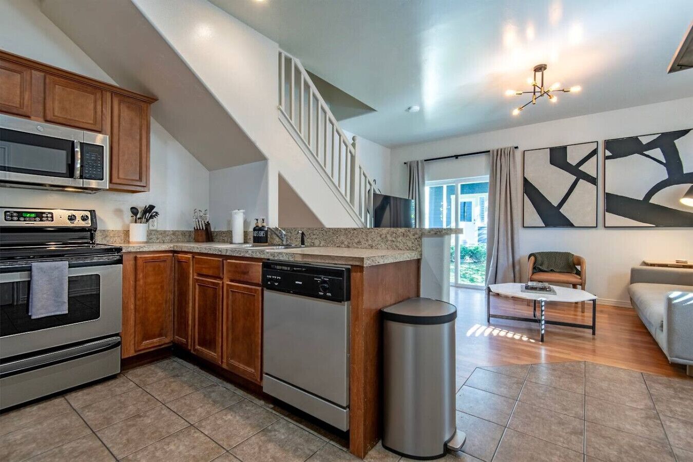 Refrigerador, microondas, parrilla de estufa y lavavajillas 