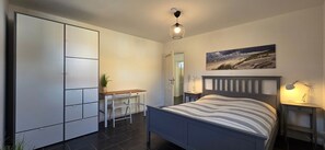 3 bedrooms, WiFi - Ferienhaus Fh26 - Großes Ferienhaus mit 3 Schlafzimmern und Rosengarten (Graal-Müritz)