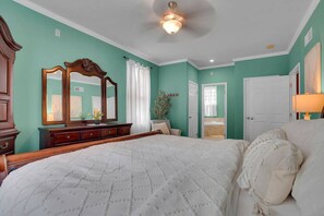 5 soverom, strykejern/-brett, reiseseng for barn og wi-fi (inkludert)