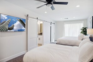 Room - 8Bed Luxe: Pool & Steps to Town! (Scottsdale)