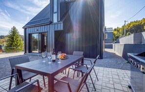 Outdoor dining - 2 bedroom lovely home in Stari Laz (Stari Laz)