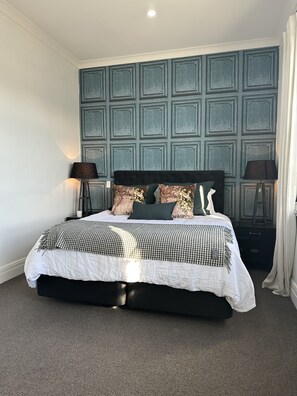 3 chambres, fer et planche à repasser, Wi-Fi gratuit, draps fournis