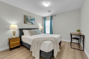 5 bedrooms, desk, iron/ironing board, travel crib