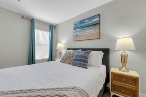 5 bedrooms, desk, iron/ironing board, travel crib