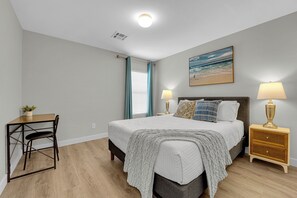 5 bedrooms, desk, iron/ironing board, travel crib