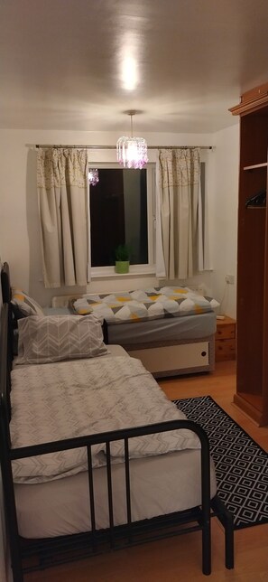 4 Schlafzimmer, Bügeleisen/Bügelbrett, WLAN, Bettwäsche