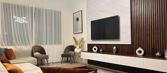 2 Bed Apartment - Balcony, Parking, Wifi