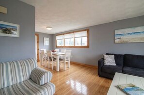 Smart-TV, peis og DVD-spiller