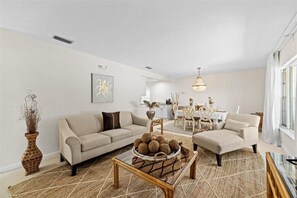 Smart-TV, Tischtennisplatte