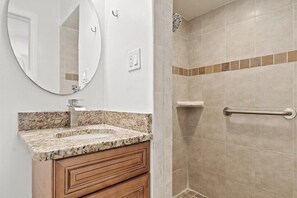 Shower, hair dryer, towels, soap - Coastal Chic House in Cocoa Beach w/Private Yard - Walk to Beach, Pier & Ron-Jon (Cocoa Beach)